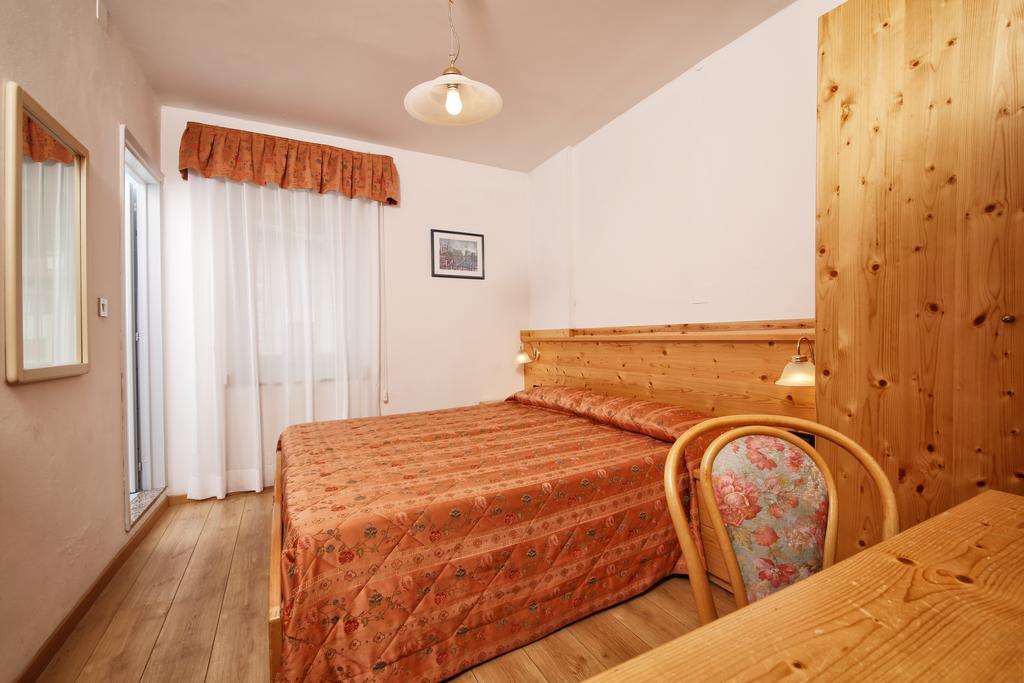 Hotel Stella Alpina Fai Della Paganella Camera foto