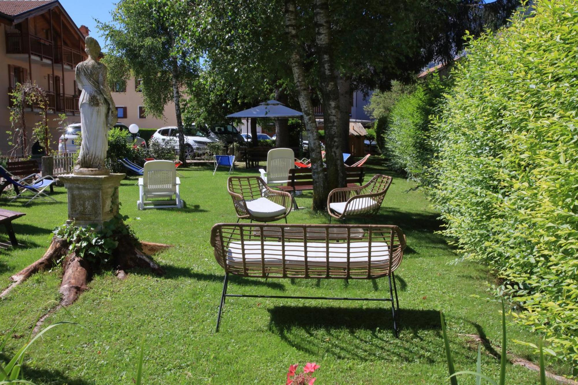 Hotel Stella Alpina Fai Della Paganella Esterno foto