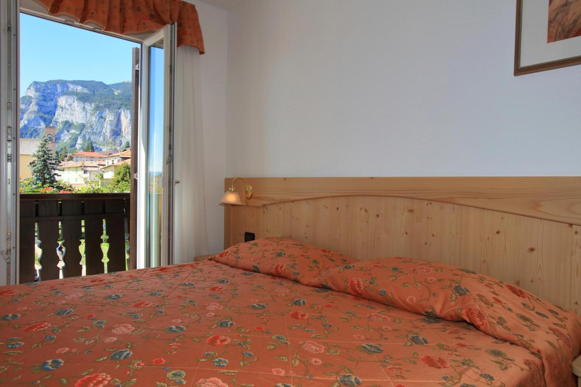 Hotel Stella Alpina Fai Della Paganella Esterno foto