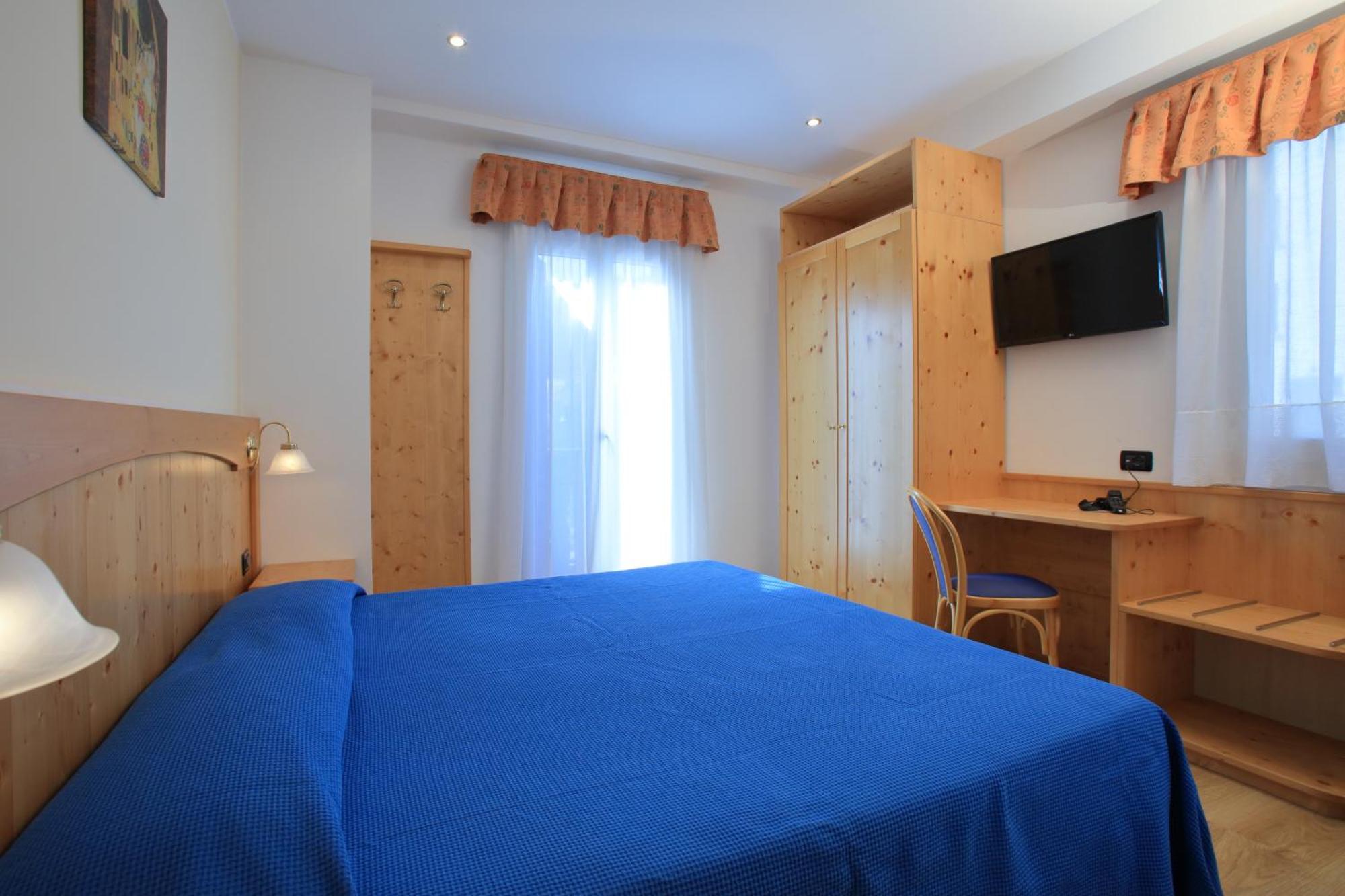 Hotel Stella Alpina Fai Della Paganella Esterno foto