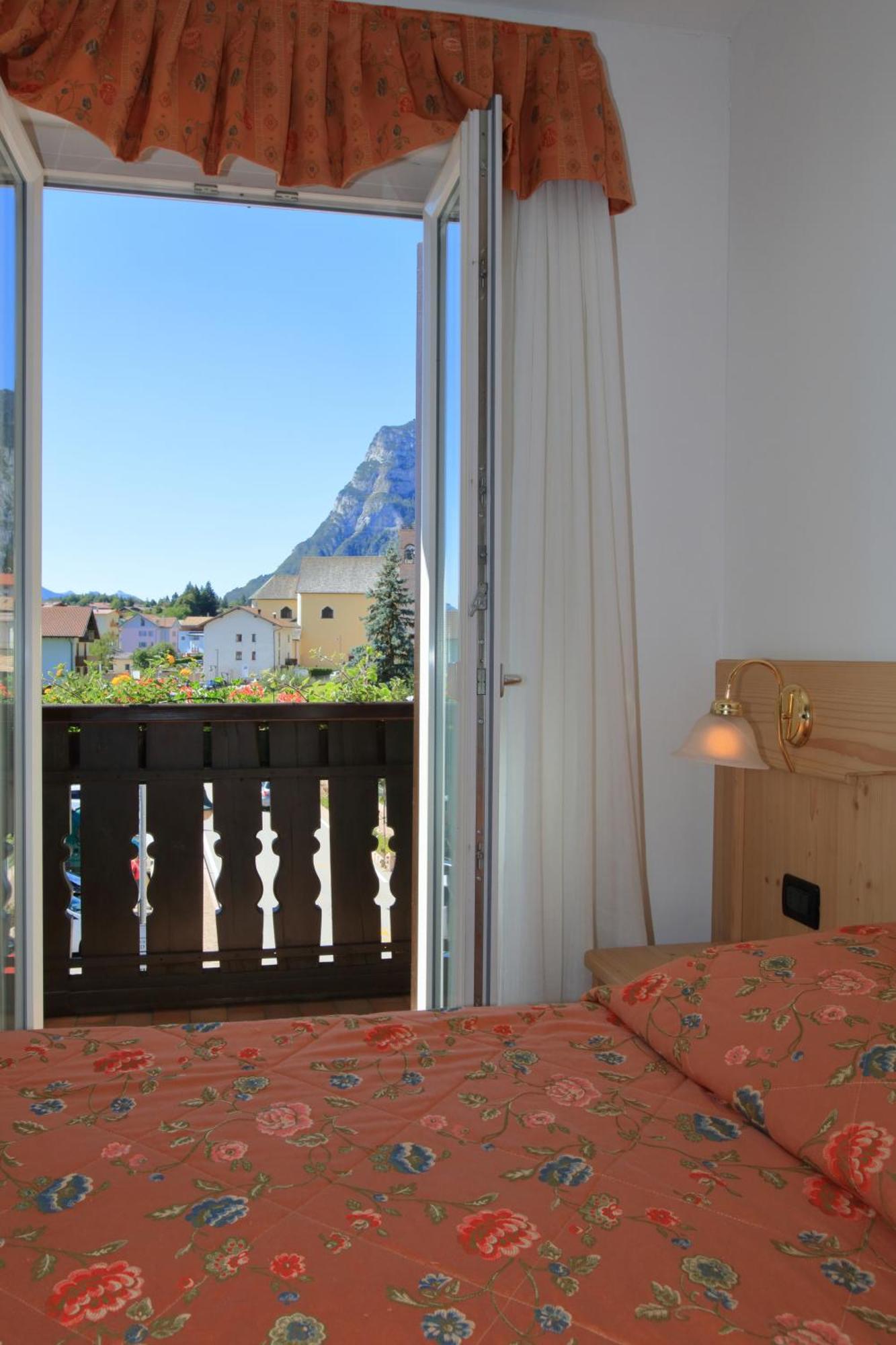 Hotel Stella Alpina Fai Della Paganella Esterno foto