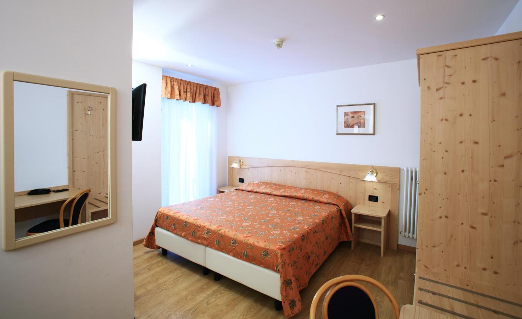Hotel Stella Alpina Fai Della Paganella Esterno foto